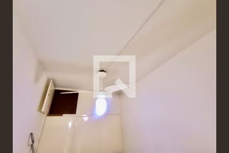 Apartamento à venda com 280m², 4 quartos e 3 vagas Apartamento à venda com 280m², 4 quartos e 3 vagasQuarto serviço 2