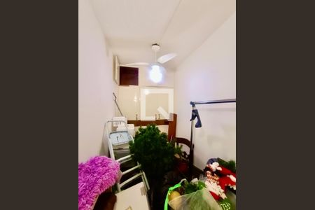 Apartamento à venda com 280m², 4 quartos e 3 vagas Apartamento à venda com 280m², 4 quartos e 3 vagasQuarto serviço 2