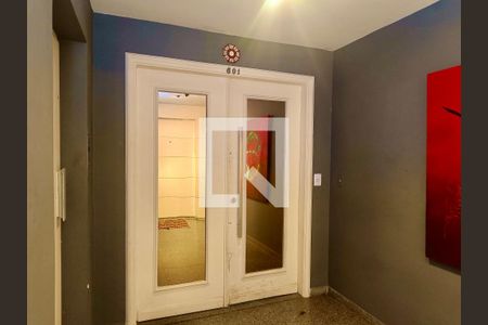 Apartamento à venda com 280m², 4 quartos e 3 vagas Apartamento à venda com 280m², 4 quartos e 3 vagasHall