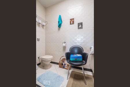 Casa à venda com 250m², 4 quartos e 4 vagasBanheiro Suíte 