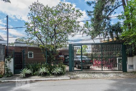 Casa à venda com 250m², 4 quartos e 4 vagasFachada