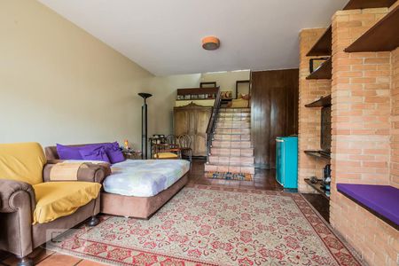 Casa à venda com 250m², 4 quartos e 4 vagasSala de TV