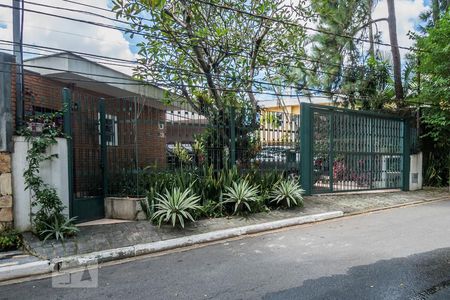 Casa à venda com 250m², 4 quartos e 4 vagasFachada