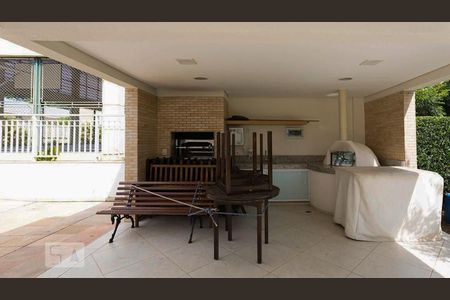Apartamento à venda com 155m², 3 quartos e 2 vagas Apartamento à venda com 155m², 3 quartos e 2 vagasÁrea comum - Churrasqueira