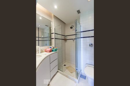 Apartamento à venda com 198m², 3 quartos e 3 vagasBanheiro Suíte 2