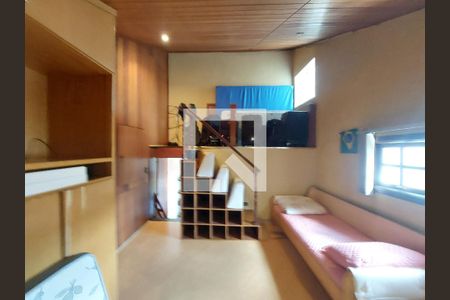 Casa à venda com 500m², 6 quartos e 6 vagasQuarto 4 / Sótão