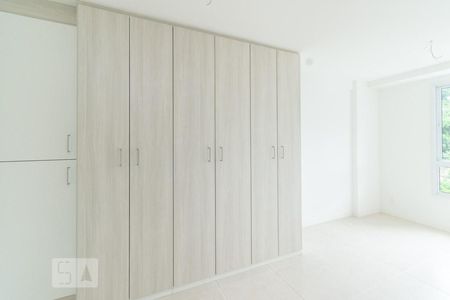 Suíte  de apartamento à venda com 2 quartos, 77m² em Santa Rosa, Niterói