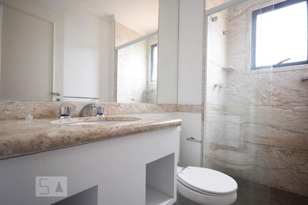 Banheiro suíte 2 de apartamento à venda com 3 quartos, 160m² em Panamby, São Paulo