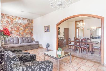 Sala de casa para alugar com 3 quartos, 200m² em Ipiranga, Belo Horizonte