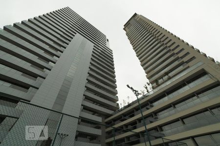 Studio à venda com 58m², 1 quarto e 1 vaga Studio à venda com 58m², 1 quarto e 1 vagaFachada