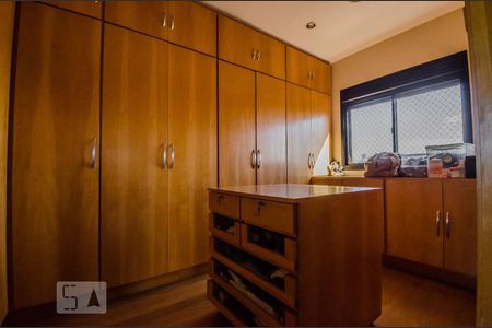 Apartamento à venda com 319m², 4 quartos e 5 vagasCloset Suíte 4