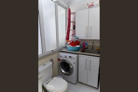 Apartamento à venda com 110m², 2 quartos e 1 vagaBanheiro e área - segundo andar