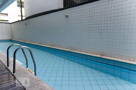 Apartamento à venda com 110m², 2 quartos e 1 vagaPiscina - área comum do condomínio