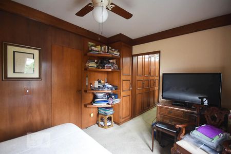 Apartamento à venda com 246m², 3 quartos e 4 vagas Apartamento à venda com 246m², 3 quartos e 4 vagasSuíte