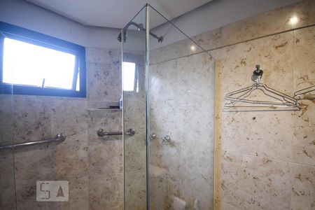 Apartamento à venda com 246m², 3 quartos e 4 vagas Apartamento à venda com 246m², 3 quartos e 4 vagasDetalhe do banheiro suíte 1