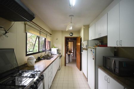Apartamento à venda com 246m², 3 quartos e 4 vagas Apartamento à venda com 246m², 3 quartos e 4 vagasCozinha