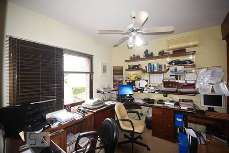 Apartamento à venda com 246m², 3 quartos e 4 vagas Apartamento à venda com 246m², 3 quartos e 4 vagasQuarto 2