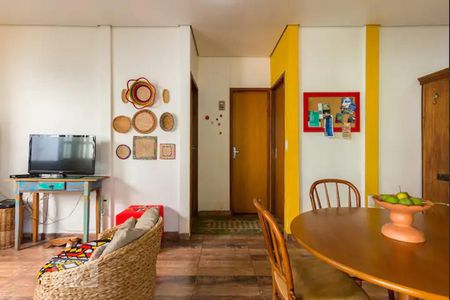 Sala de casa à venda com 2 quartos, 70m² em Ouro Preto, Belo Horizonte