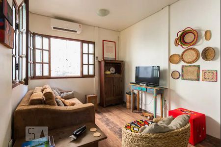 Sala de casa à venda com 2 quartos, 70m² em Ouro Preto, Belo Horizonte