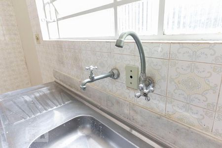 Detalhe cozinha  de casa para alugar com 2 quartos, 80m² em Chácara Califórnia, São Paulo