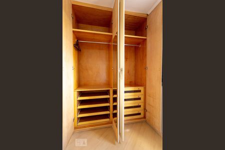 Apartamento para alugar com 75m², 3 quartos e 2 vagas Apartamento para alugar com 75m², 3 quartos e 2 vagasDormitório 1