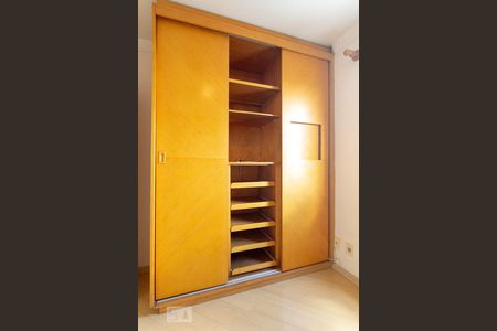 Apartamento para alugar com 75m², 3 quartos e 2 vagas Apartamento para alugar com 75m², 3 quartos e 2 vagasSuíte