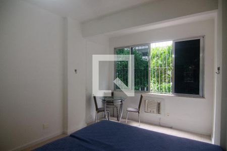 Sala | Quarto de apartamento à venda com 1 quarto, 38m² em Copacabana, Rio de Janeiro
