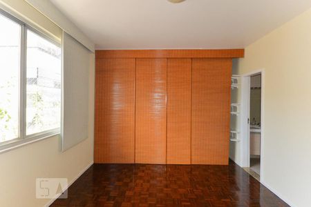 Apartamento à venda com 150m², 4 quartos e 2 vagasSuíte