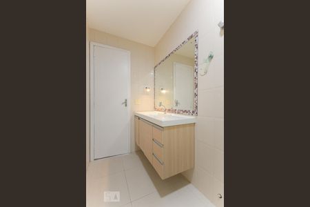 Apartamento à venda com 150m², 4 quartos e 2 vagasBanheiro suíte