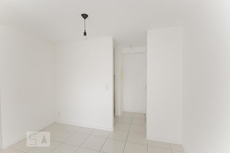 Sala de apartamento para alugar com 2 quartos, 52m² em São Francisco Xavier, Rio de Janeiro