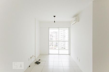 Sala de apartamento para alugar com 2 quartos, 52m² em São Francisco Xavier, Rio de Janeiro