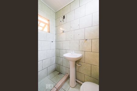 Banheiro 2 de casa para alugar com 3 quartos, 84m² em Teresópolis, Porto Alegre