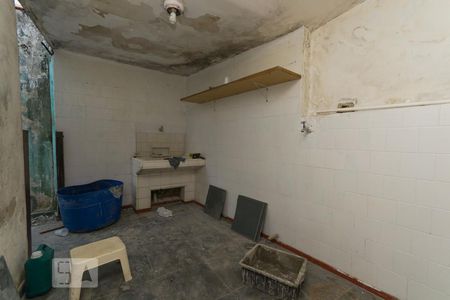 Casa à venda com 180m², 2 quartos e 1 vagaÁrea de serviço