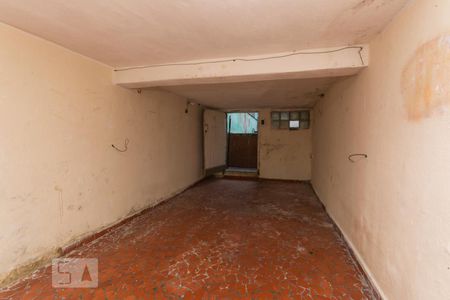 Casa à venda com 180m², 2 quartos e 1 vagaPorão