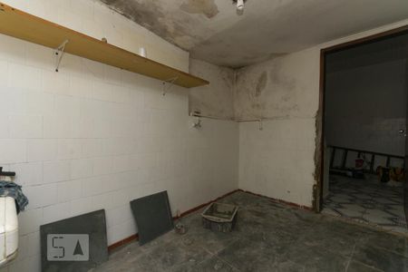 Casa à venda com 180m², 2 quartos e 1 vagaÁrea de serviço