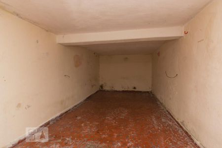 Casa à venda com 180m², 2 quartos e 1 vagaPorão