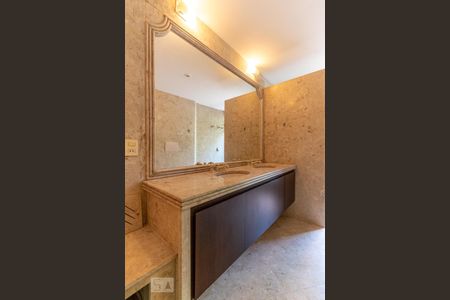 Apartamento à venda com 297m², 3 quartos e 3 vagasSuíte Master - Banheiro