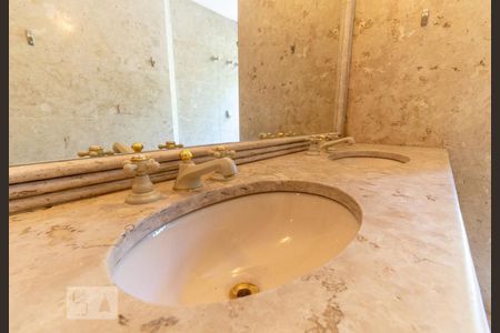 Apartamento à venda com 297m², 3 quartos e 3 vagasSuíte Master - Banheiro - Detalhe