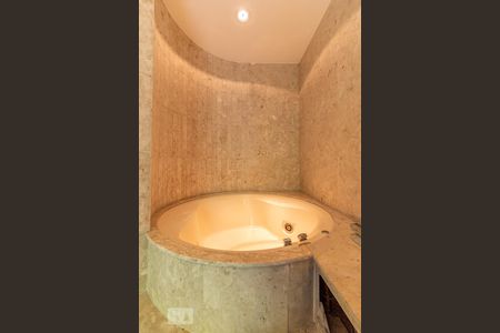 Apartamento à venda com 297m², 3 quartos e 3 vagasSuíte Master - Banheiro