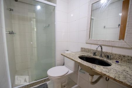 Apartamento à venda com 80m², 3 quartos e 1 vaga Apartamento à venda com 80m², 3 quartos e 1 vagaBanheiro Social