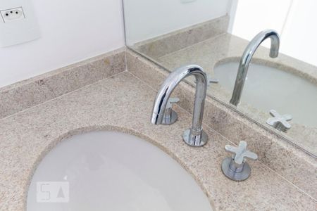 Apartamento para alugar com 68m², 2 quartos e 2 vagasBanheiro social