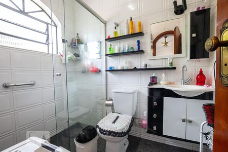 Casa à venda com 270m², 4 quartos e 2 vagas Casa à venda com 270m², 4 quartos e 2 vagasBanheiro
