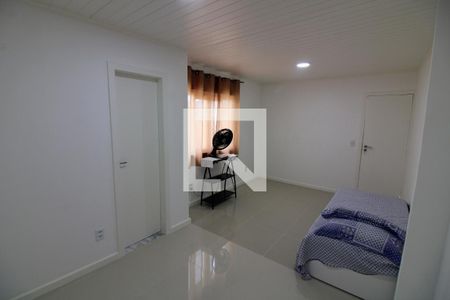 Casa de condomínio à venda com 240m², 3 quartos e 1 vagaSuíte 2