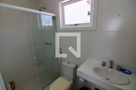 Casa de condomínio à venda com 240m², 3 quartos e 1 vagaBanheiro Social