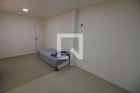 Casa de condomínio à venda com 240m², 3 quartos e 1 vagaSuíte 2