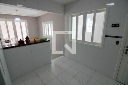 Casa de condomínio à venda com 240m², 3 quartos e 1 vagaCozinha