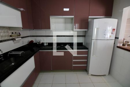 Casa de condomínio à venda com 240m², 3 quartos e 1 vagaCozinha