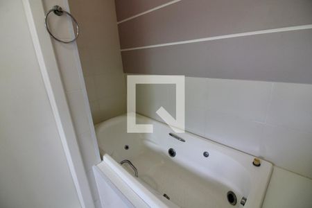 Casa de condomínio à venda com 240m², 3 quartos e 1 vagaBanheiro da Suíte