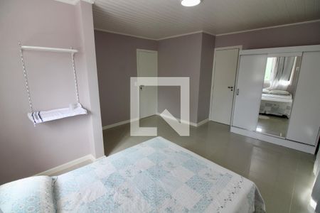 Casa de condomínio à venda com 240m², 3 quartos e 1 vagaSuite 1