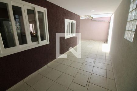 Casa de condomínio à venda com 240m², 3 quartos e 1 vagaQuintal